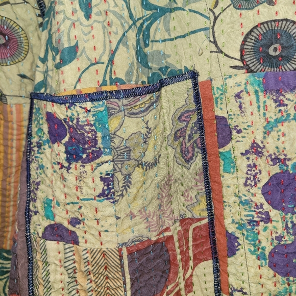 Hand quilted 100% cotton jacket size medium. - Picture 2 of 4